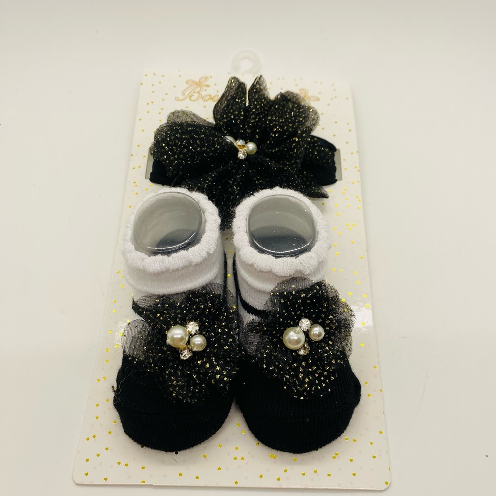 NWT Danbar Global Baby Booties and Headband with Bow Black/White. Great Gift!
